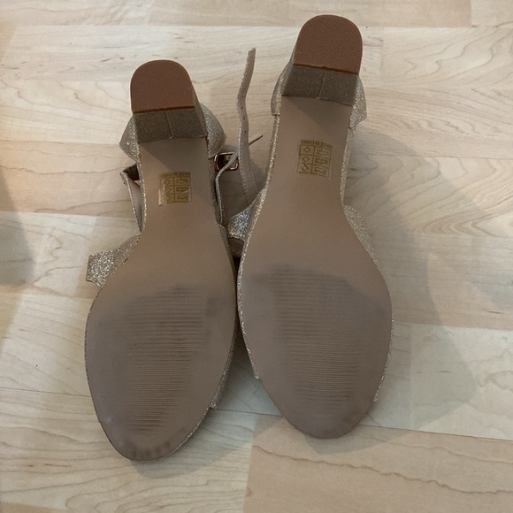 Gold sparkly heels - brand new - size 9 - Picture 2 of 2